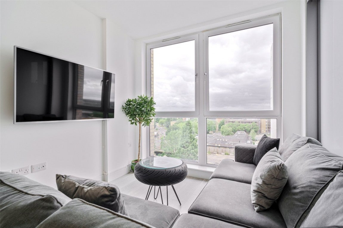Flat Eagle Lane in Bracknell