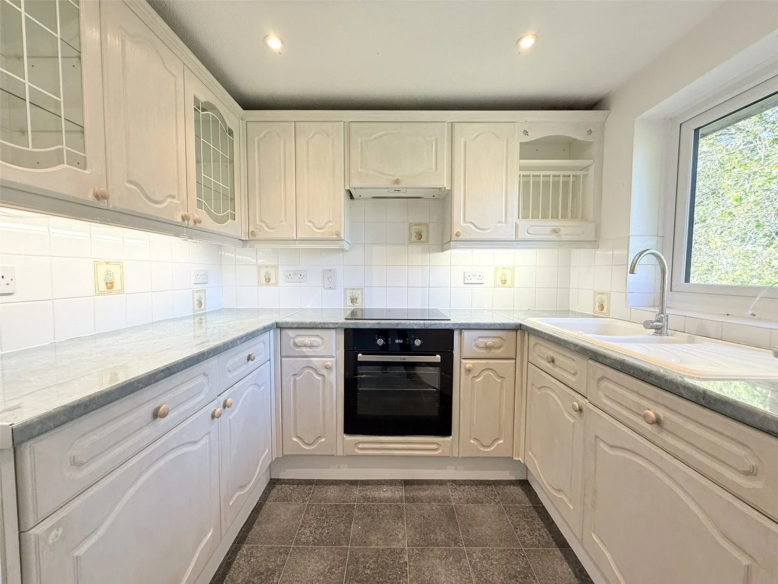 Flat Brackendale in Hastings
