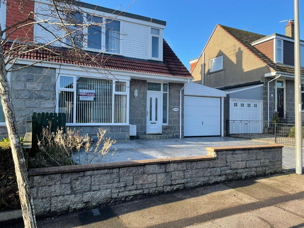 House Craigiebuckler Drive in Aberdeen City