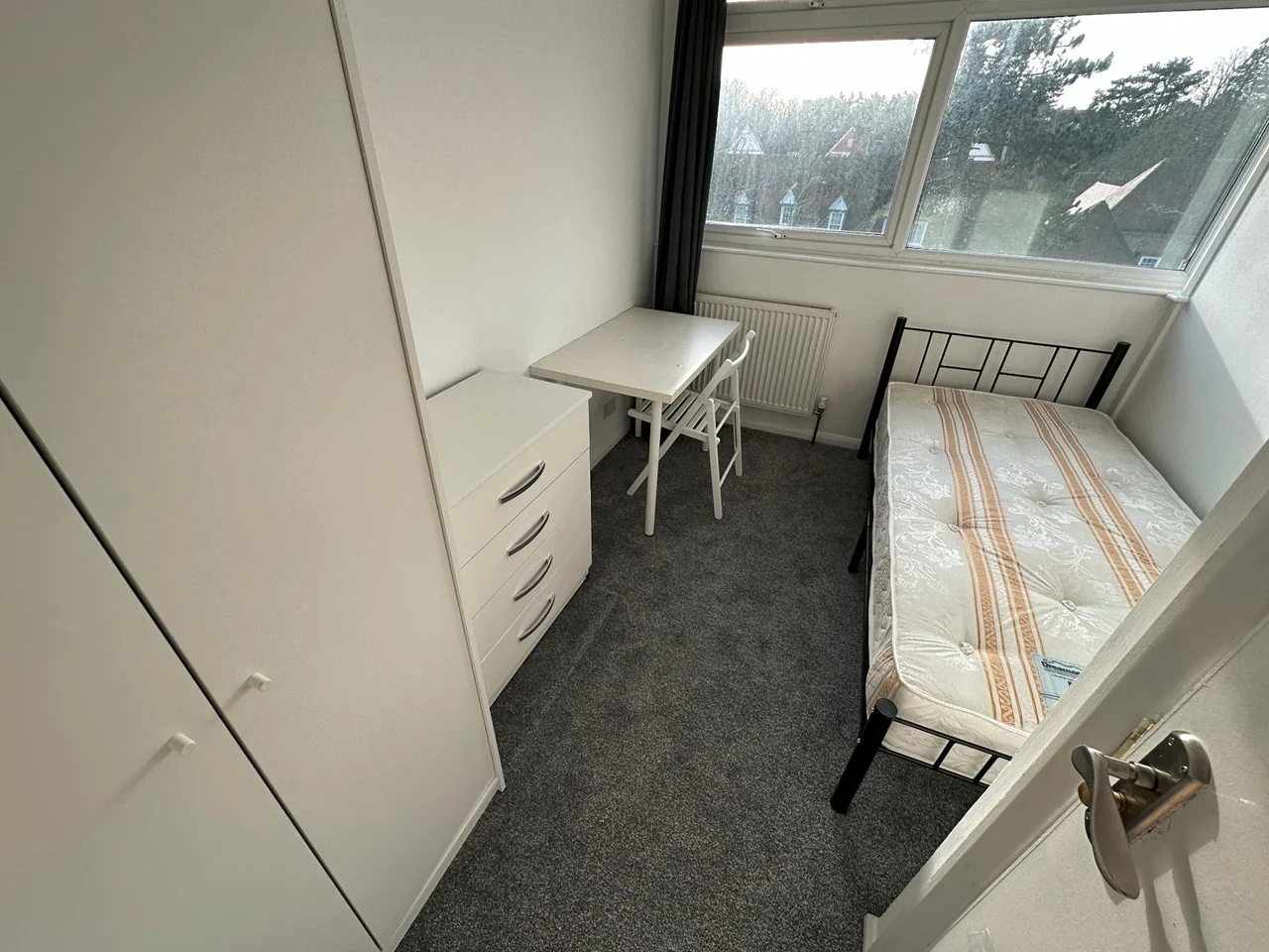 Room Roxeth Hill in Greater London