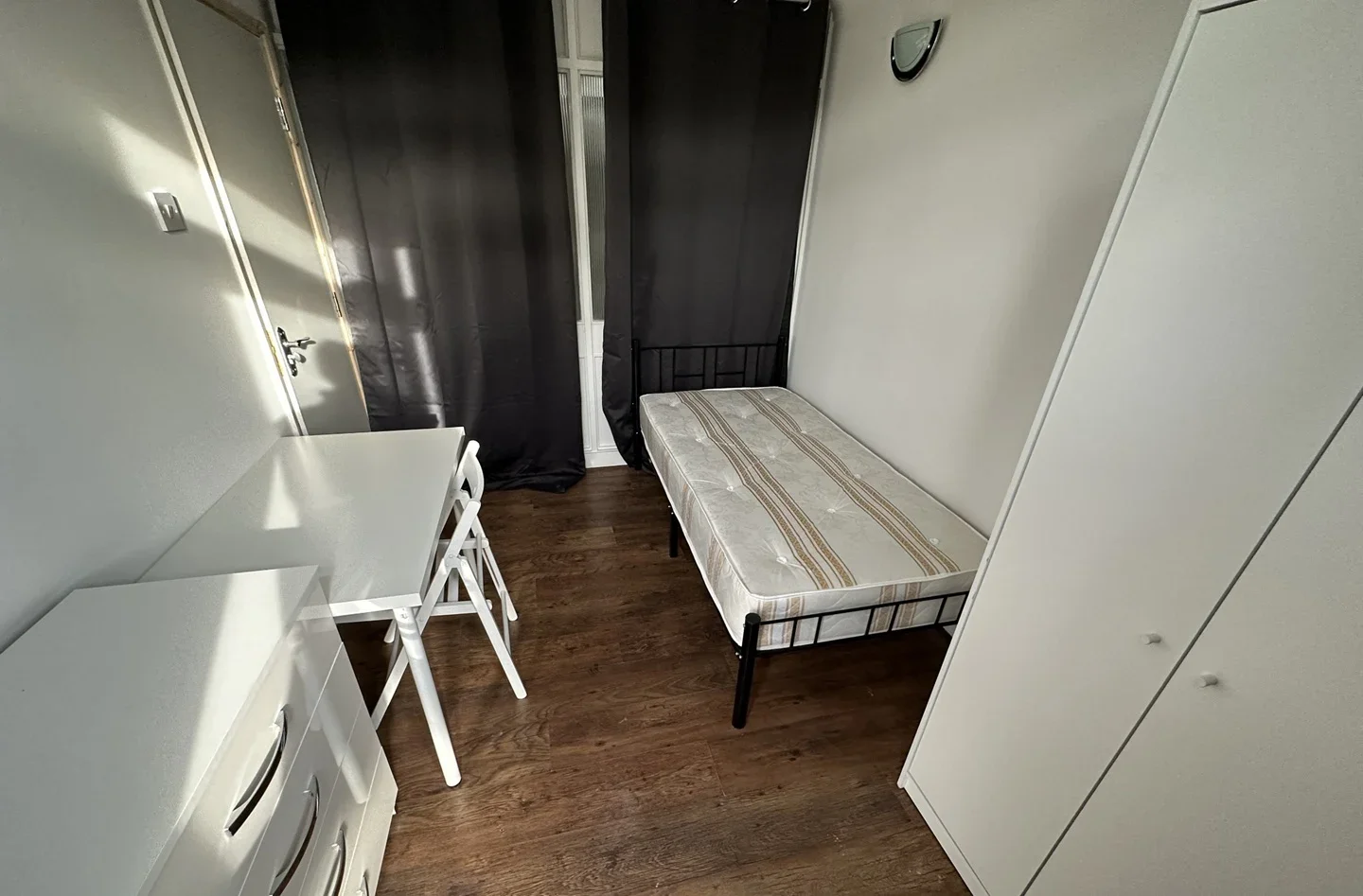 Room Roxeth Hill in Greater London