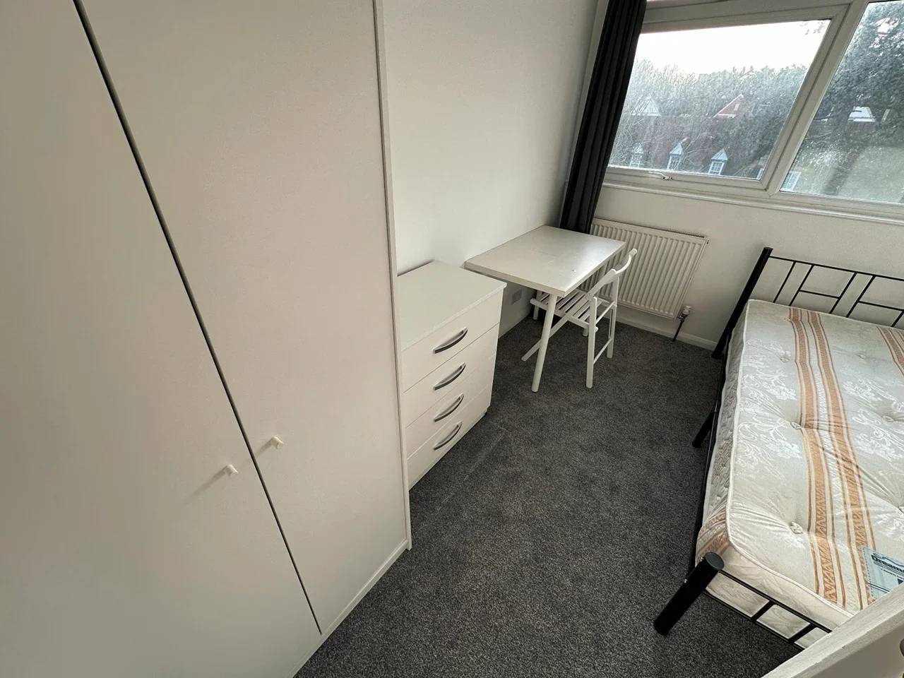 Room Roxeth Hill in Greater London