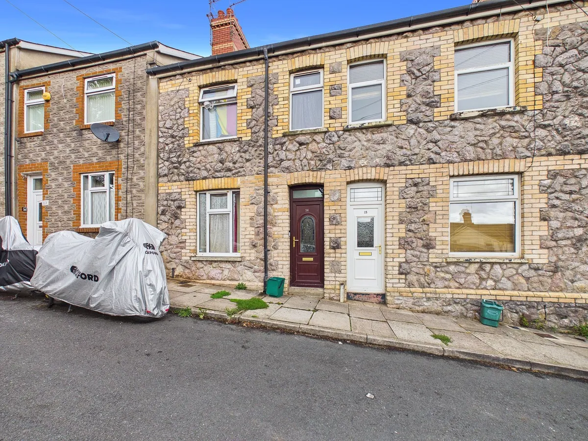 House Holmes Street in Barry