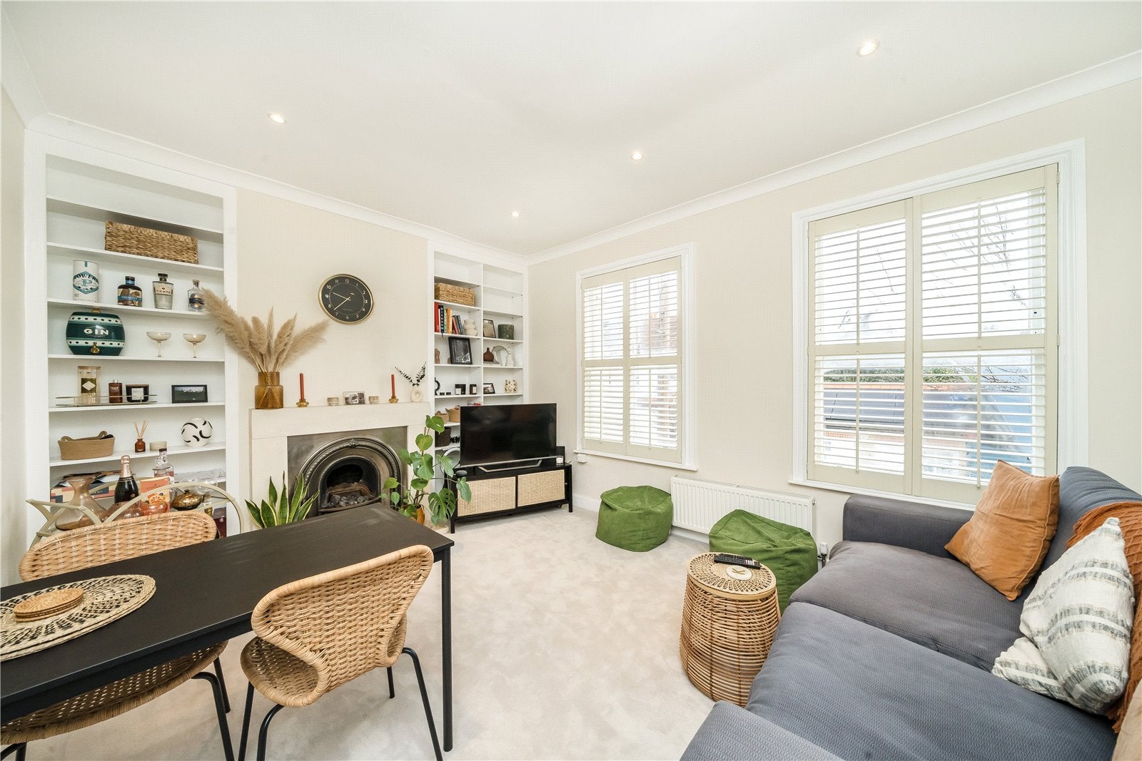 Flat Hamble Street in Greater London