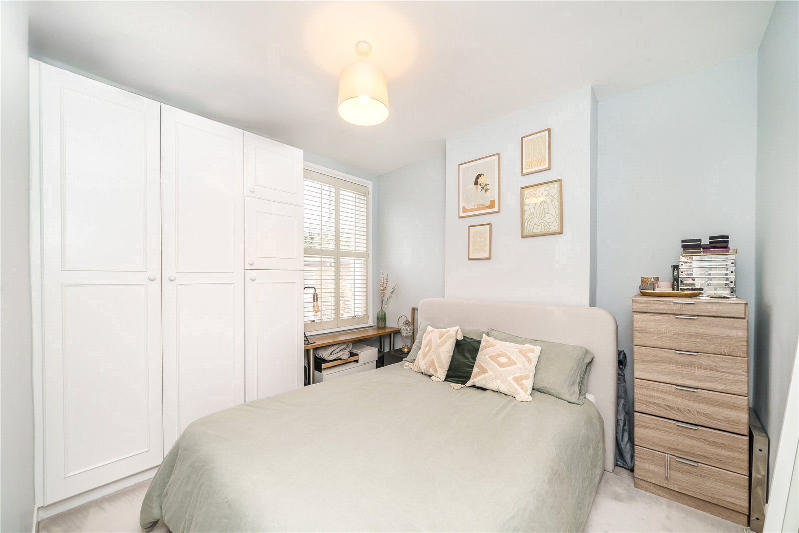 Flat Hamble Street in Greater London