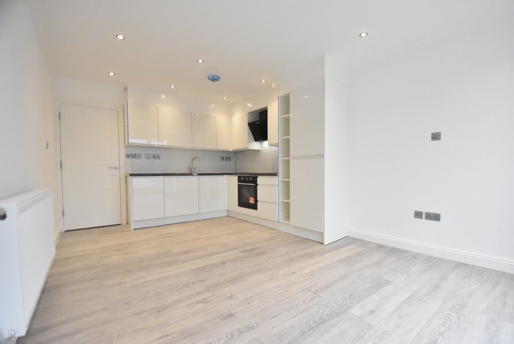 Flat East Street in Epsom and Ewell
