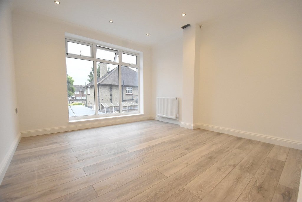 Flat East Street in Epsom and Ewell