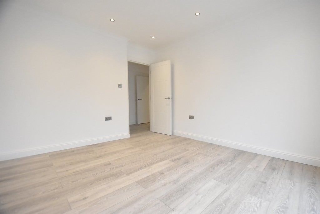 Flat East Street in Epsom and Ewell