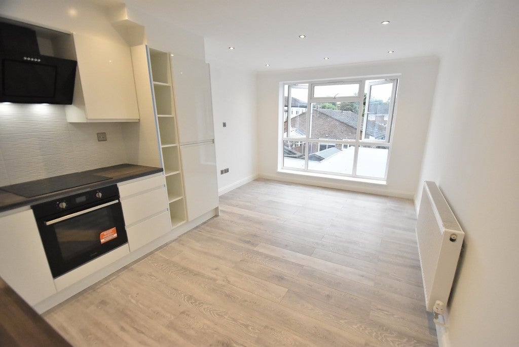 Flat East Street in Epsom and Ewell