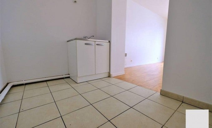 Flat Avenue Aristide Briand in Les Pavillons-sous-Bois