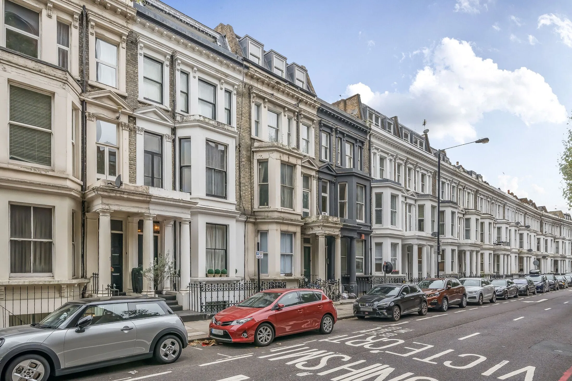 Flat Ashburnham Road in Greater London