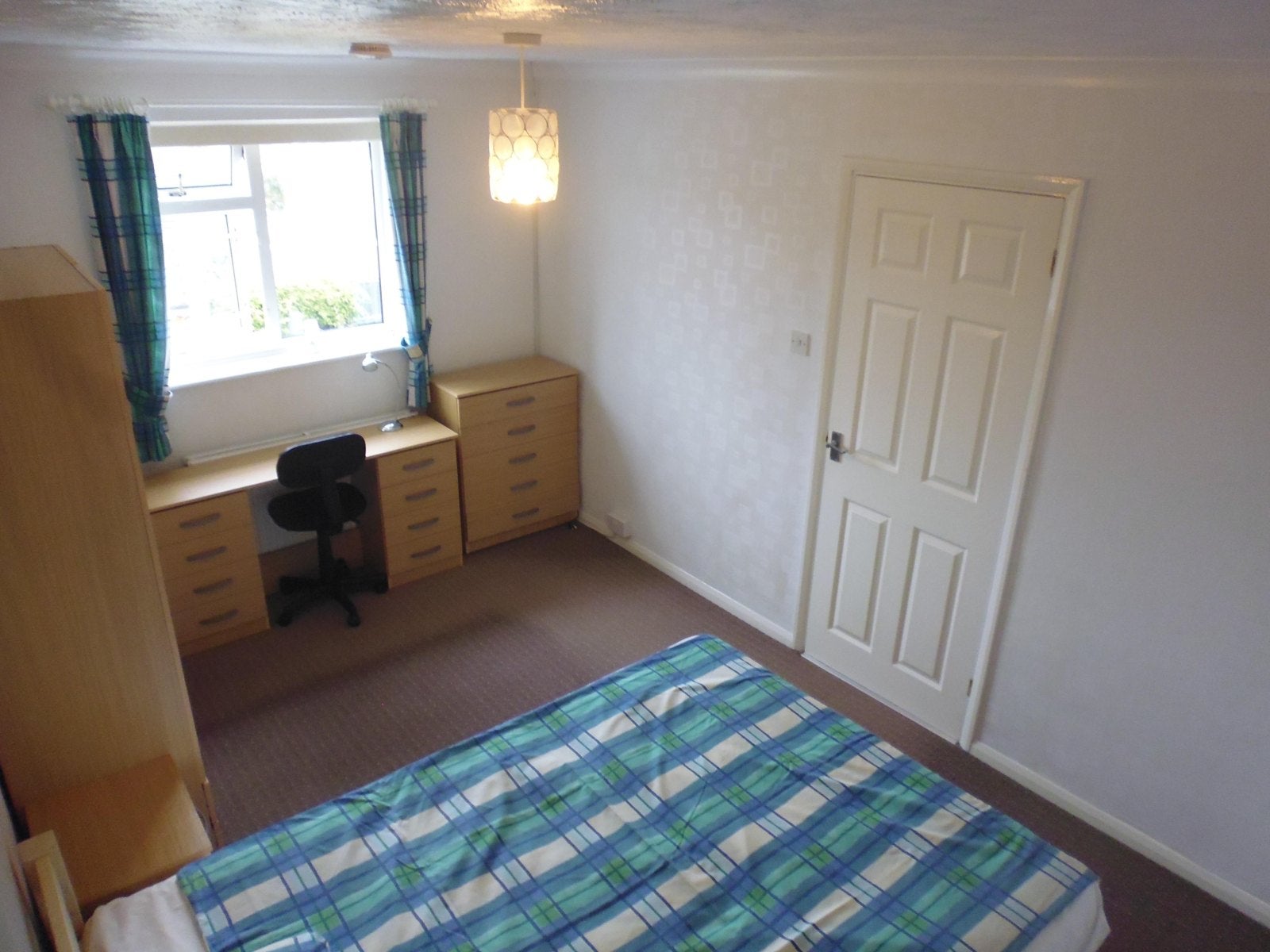 Room Beaconsfield Road in Canterbury