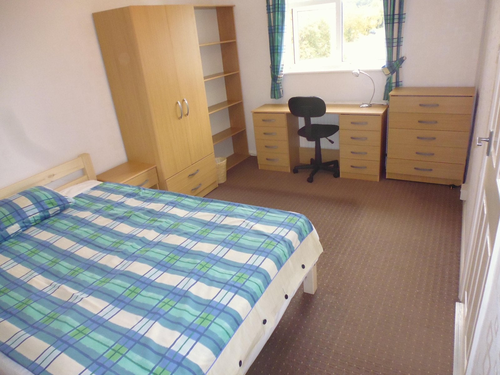 Room Beaconsfield Road in Canterbury