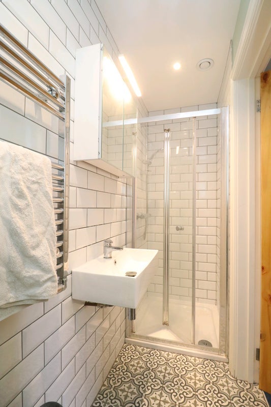 Room Vernham Road in Greater London