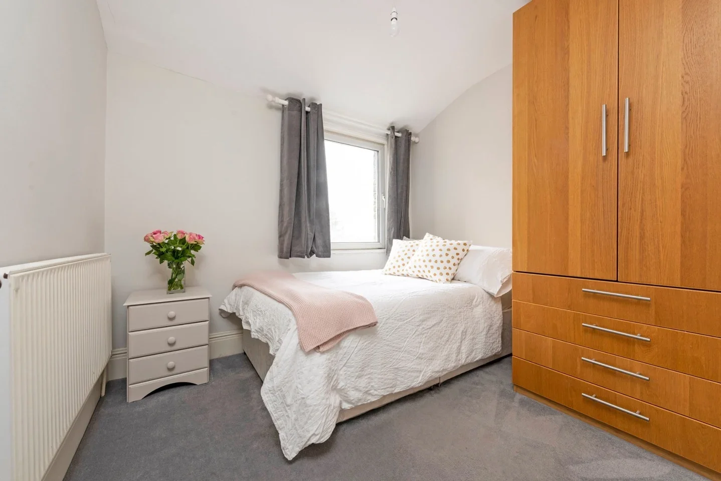 Flat Brocklebank Road in Greater London