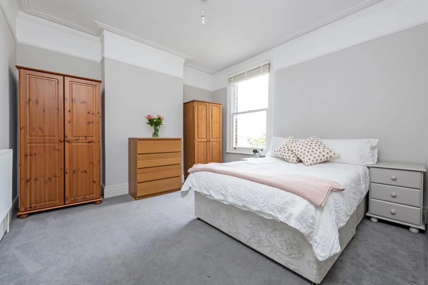 Flat Brocklebank Road in Greater London