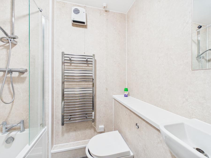 Flat Orion Court in Newcastle-under-Lyme