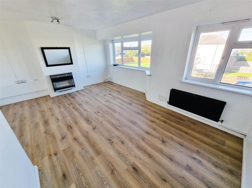Flat Tudor Walk in Rushden