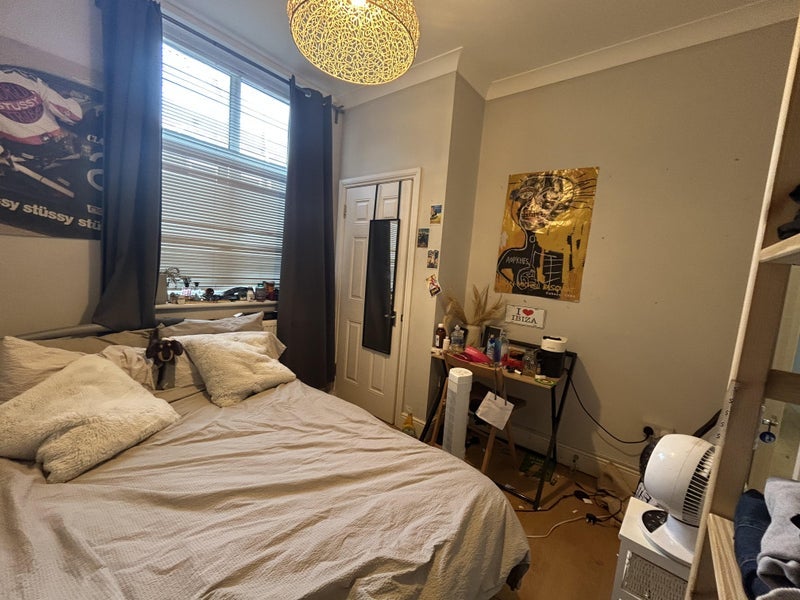 Room Kilburn High Road in Greater London