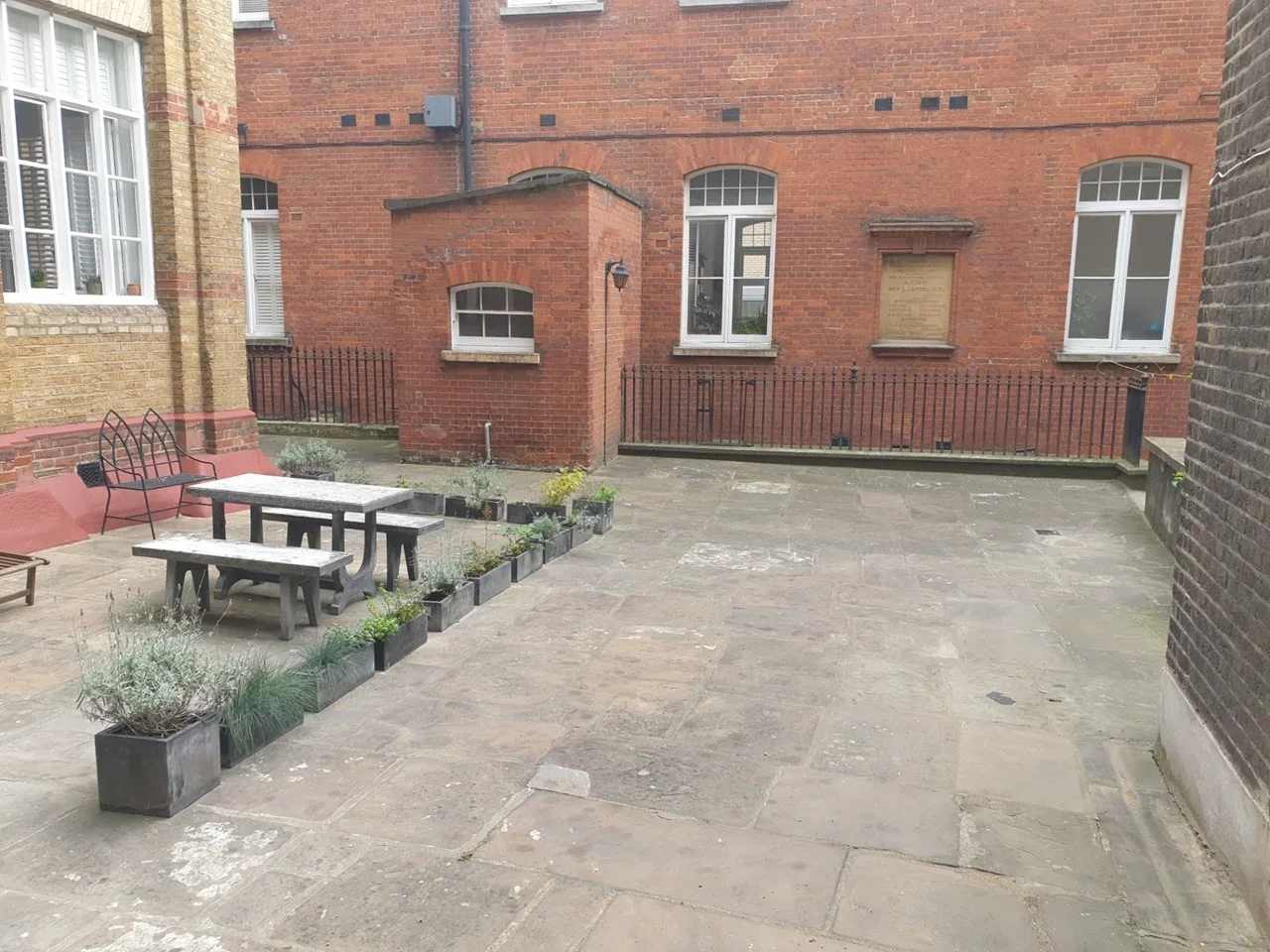 Flat Alie Street in Greater London