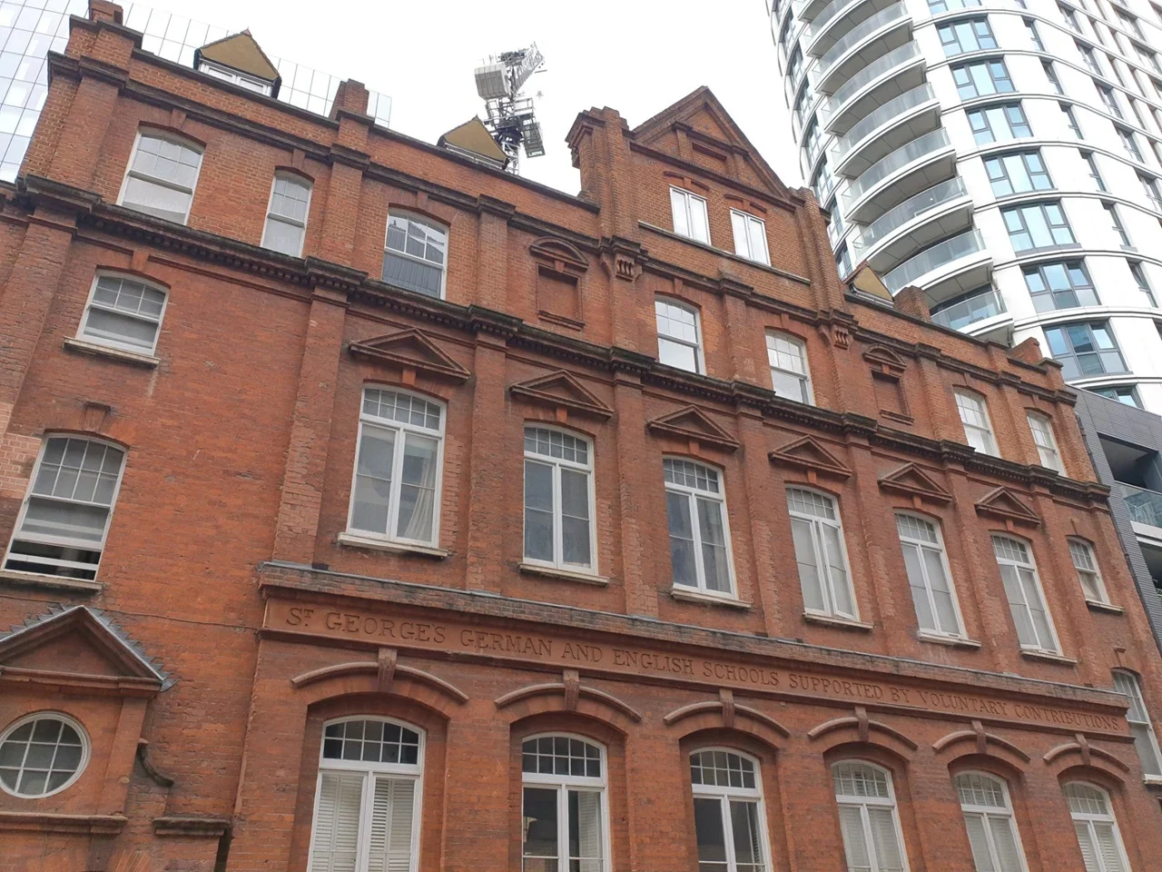 Flat Alie Street in Greater London