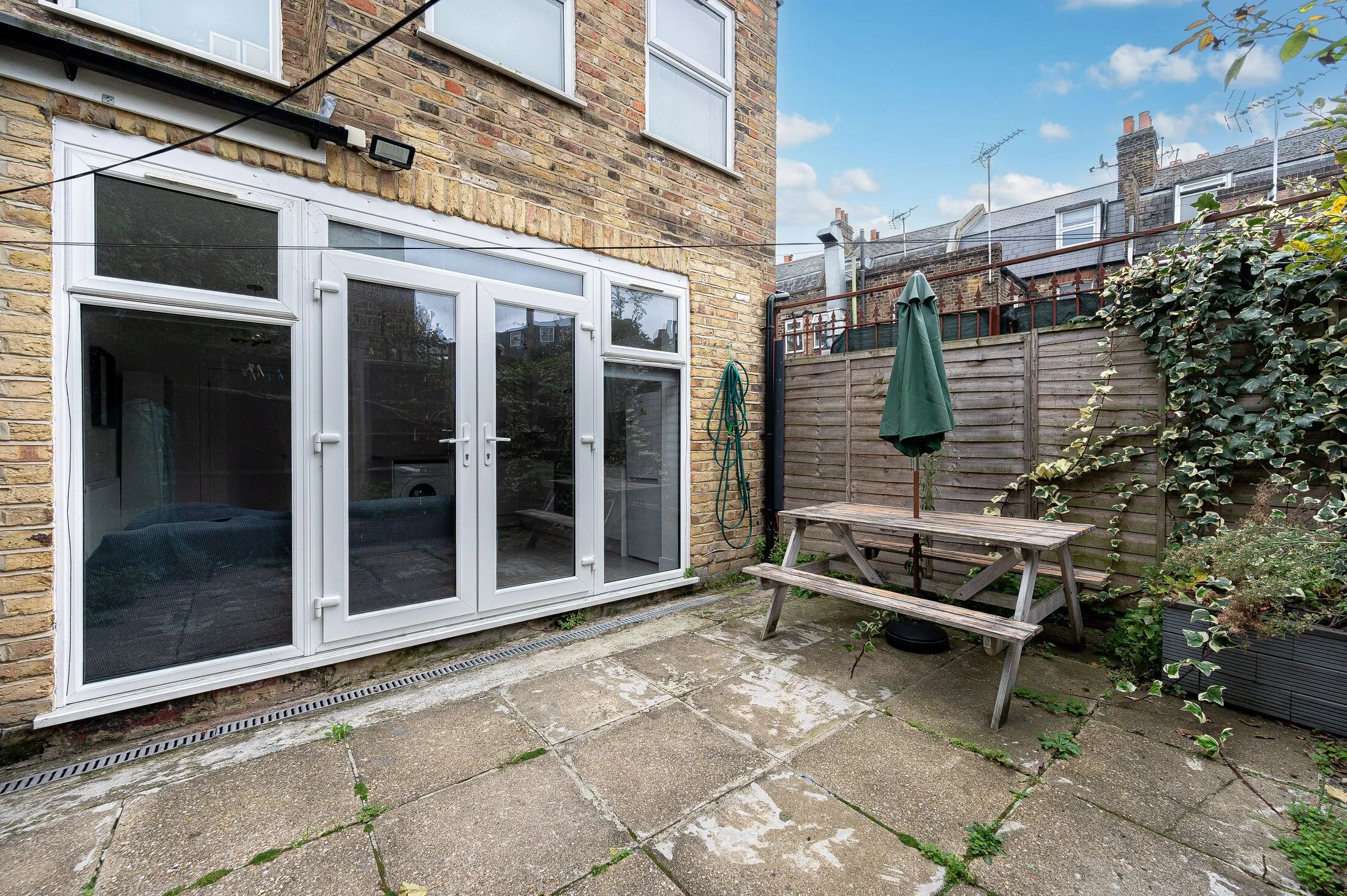 Flat St Dunstan's Road in Greater London