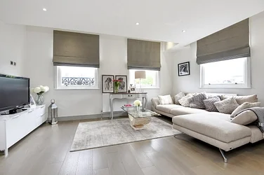 Flat Tranquil Passage in London