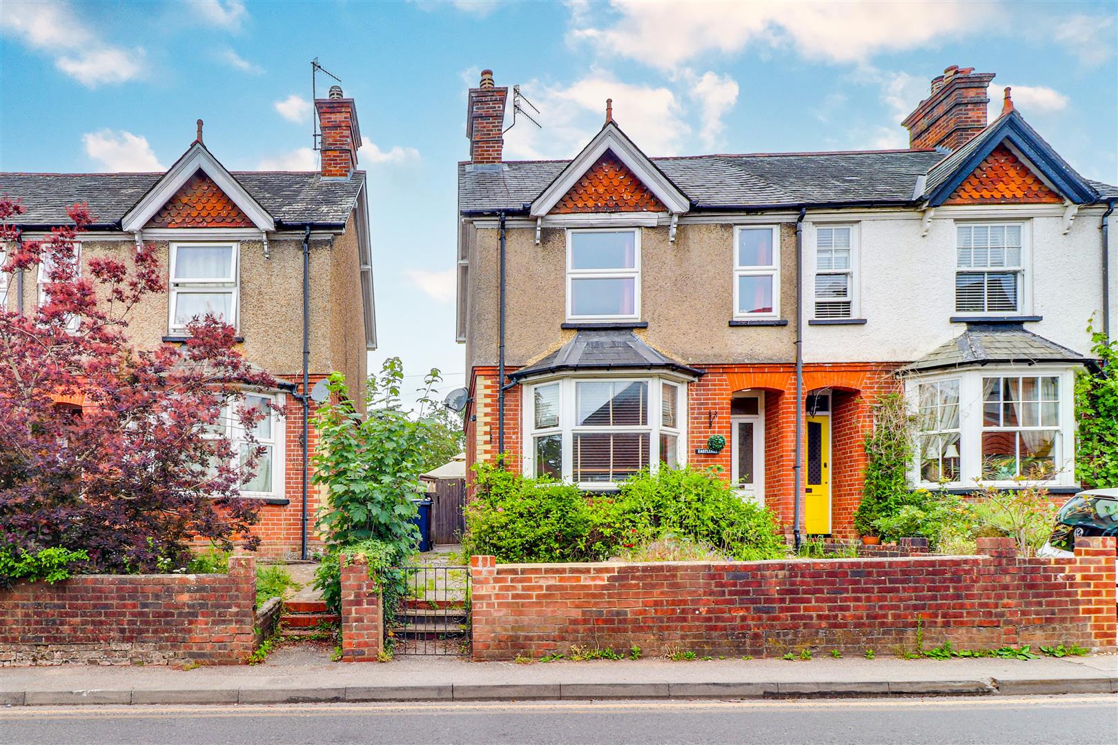 House Knowle Lane in Cranleigh