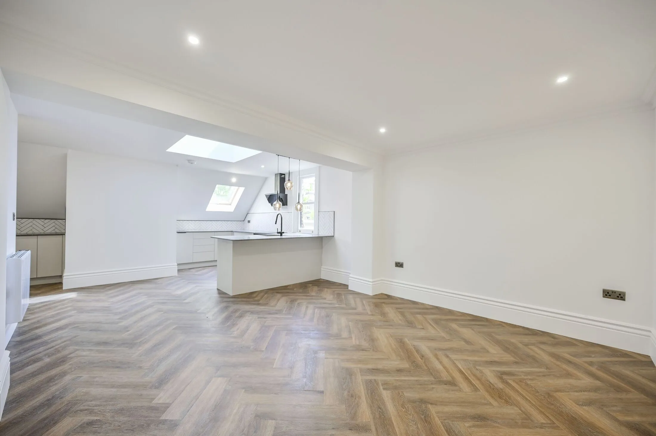 Flat Hillmarton Road in Greater London