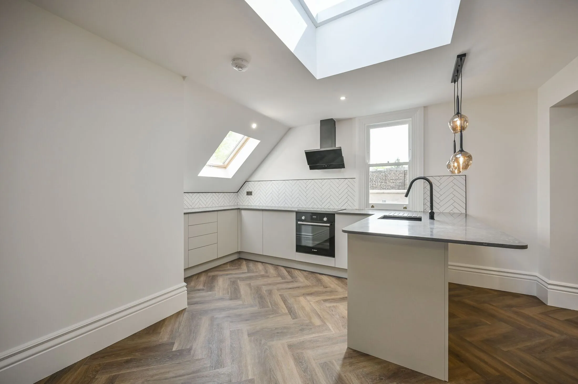 Flat Hillmarton Road in Greater London