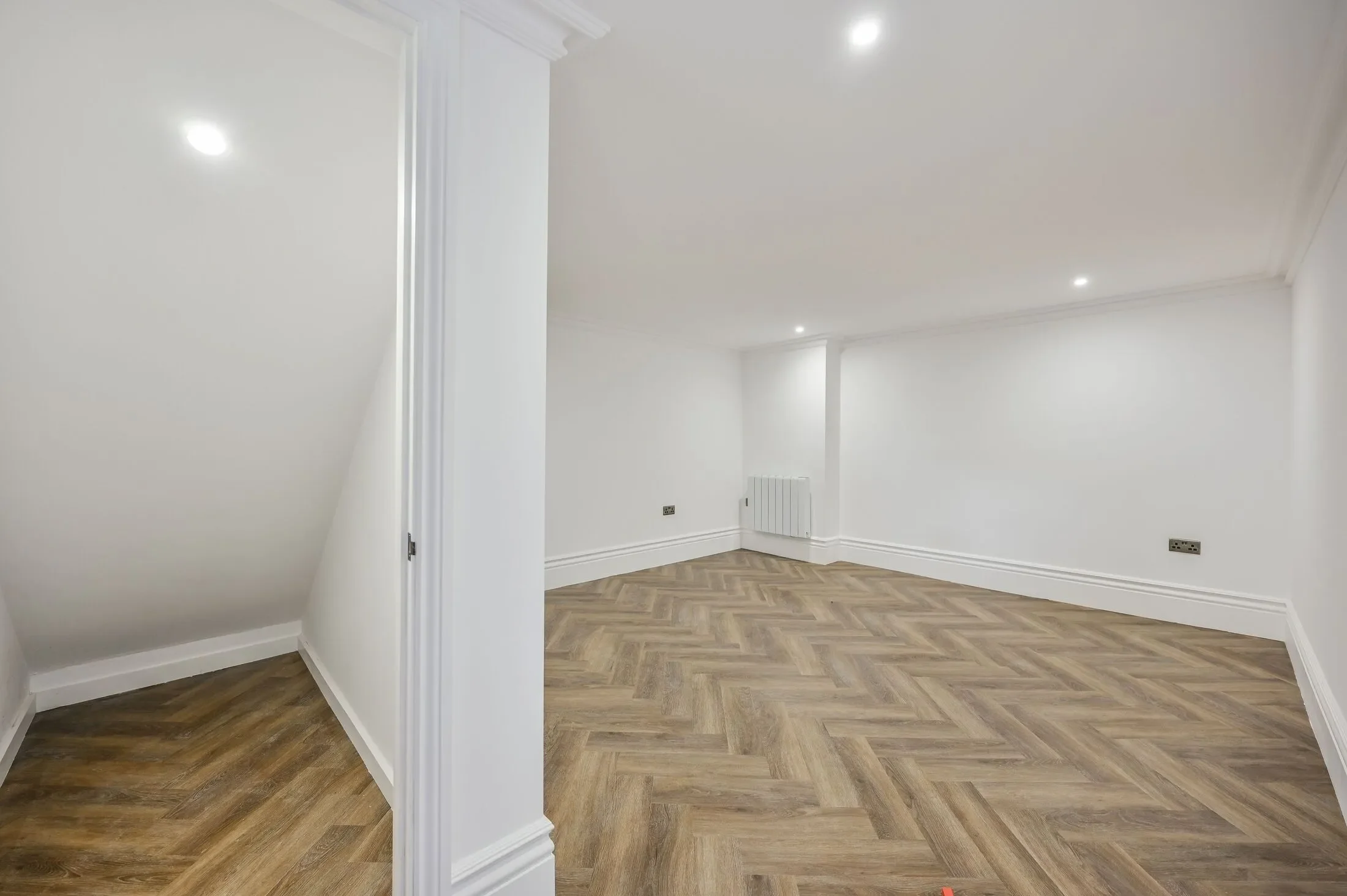 Flat Hillmarton Road in Greater London