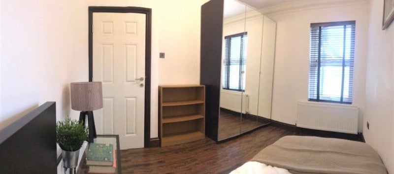 Room Langthorne Road in Greater London