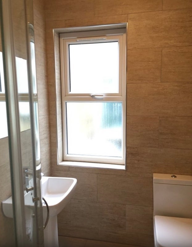 Room Langthorne Road in Greater London