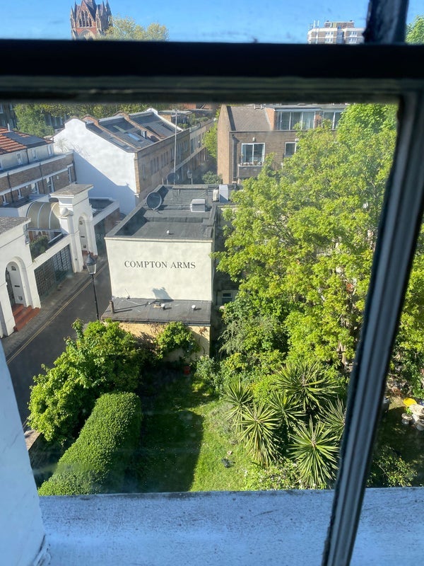 Room Canonbury Lane in Greater London