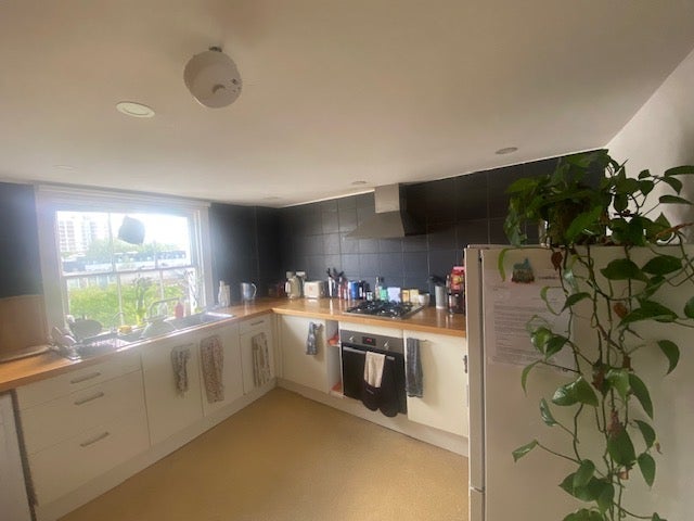Room Canonbury Lane in Greater London