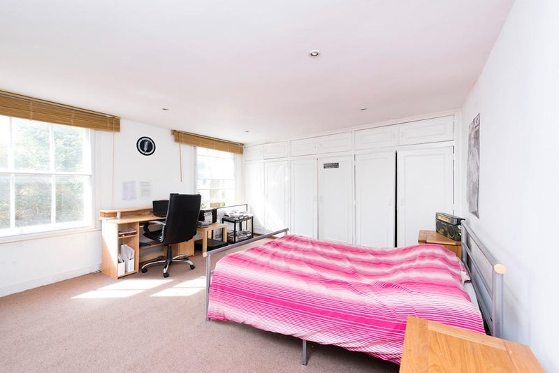 Room Canonbury Lane in Greater London