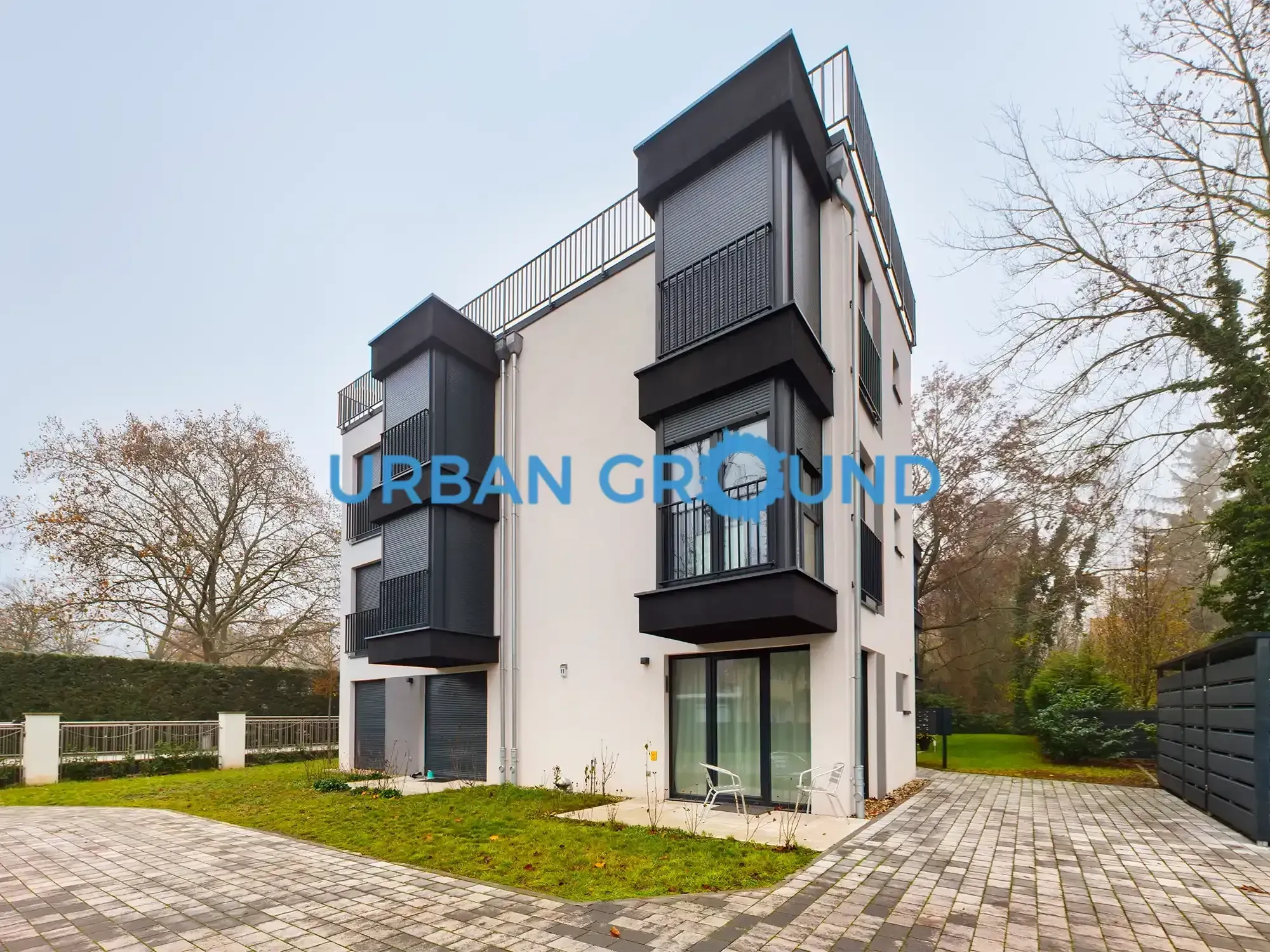 Wohnung Königin-Luise-Straße in Berlin