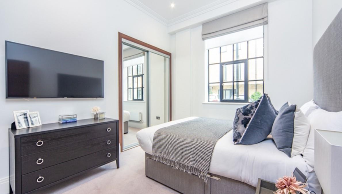 Flat Rainville Road in Greater London