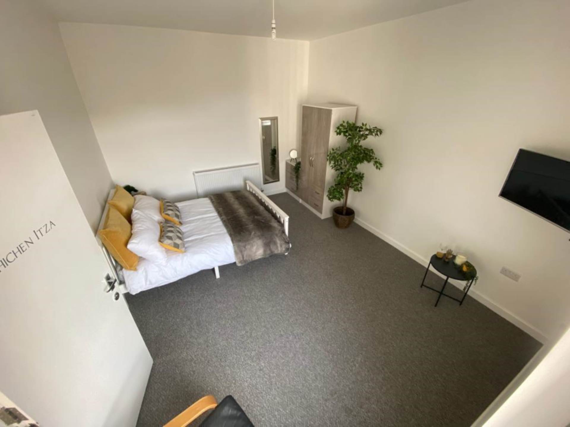 Room Crompton Street in Chadderton