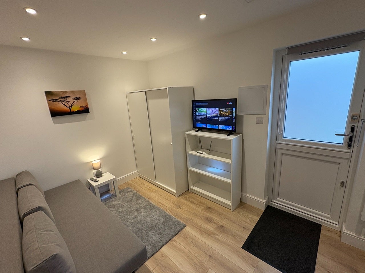 Flat Dairyglen Avenue in Cheshunt