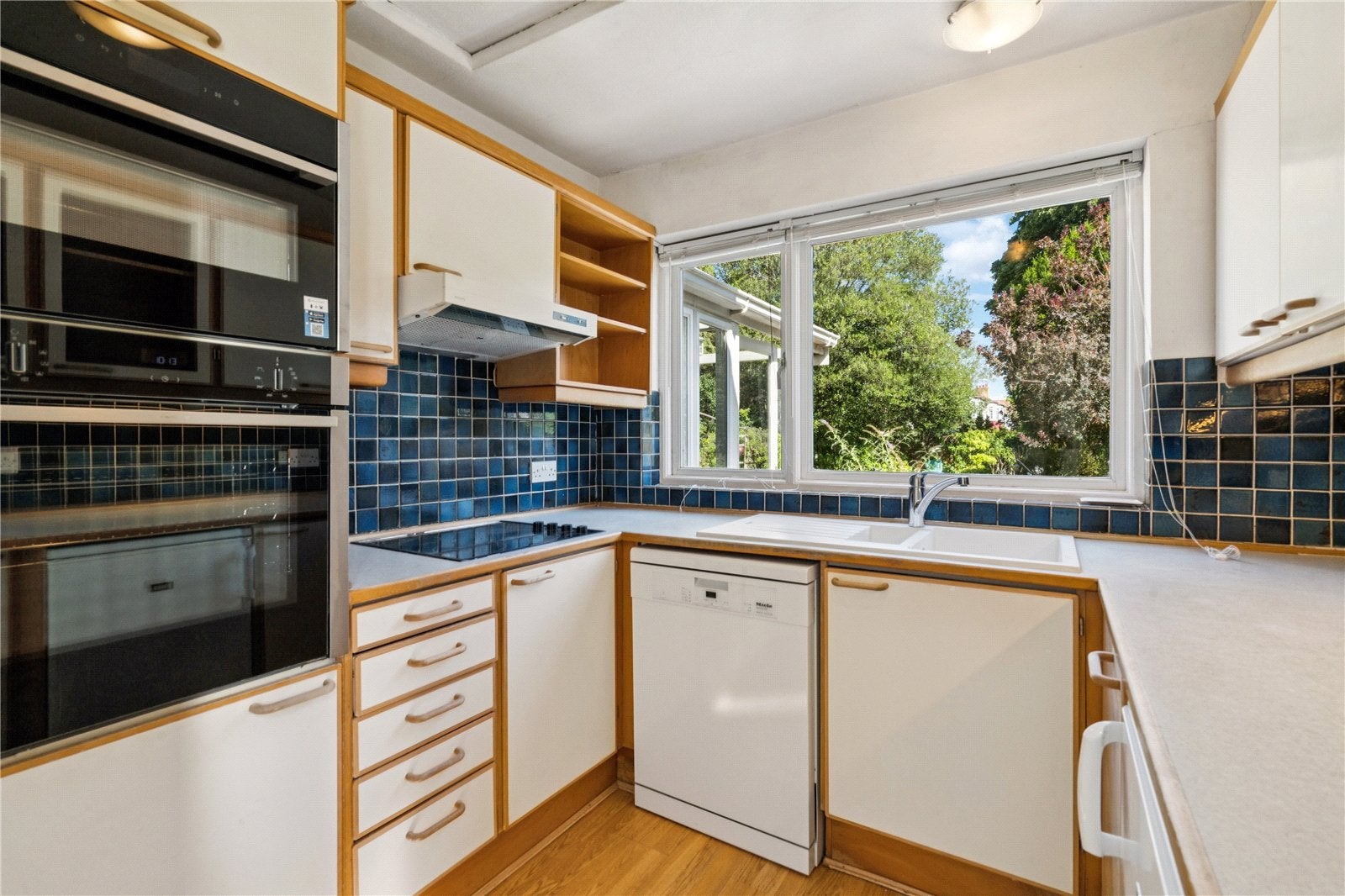 Flat Sheen Road in Greater London