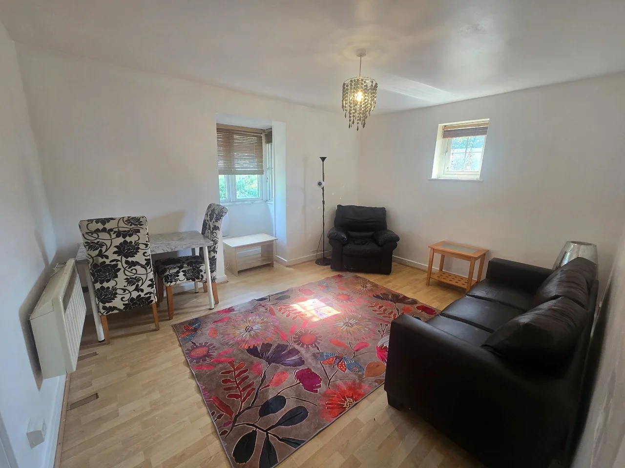 Flat Athol Square in Greater London