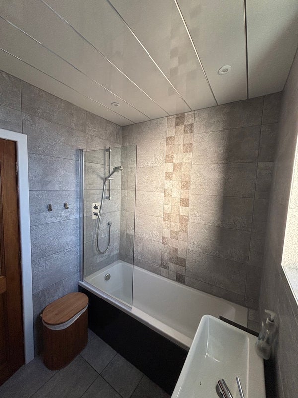 Room Calder Road in City of Edinburgh