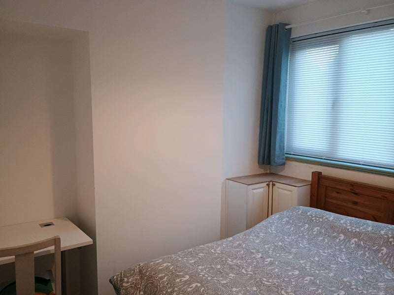 Room Francis Road in Salford