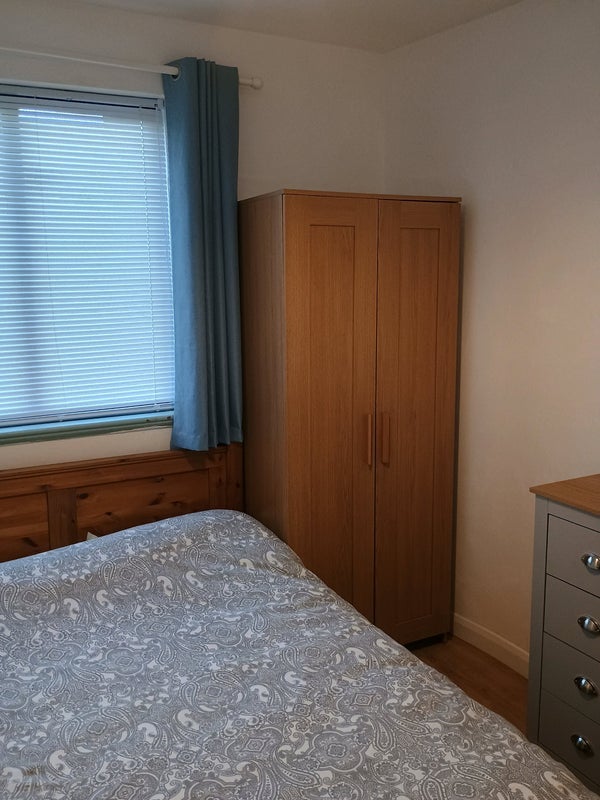 Room Francis Road in Salford