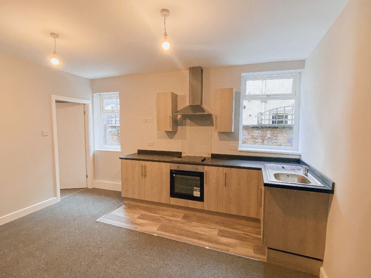 Flat Hainton Avenue in Grimsby