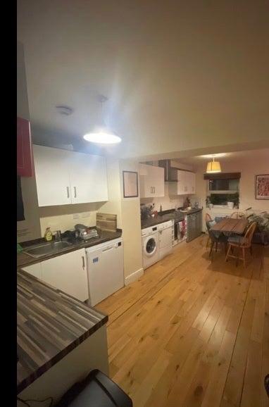 Room Addington Square in Greater London