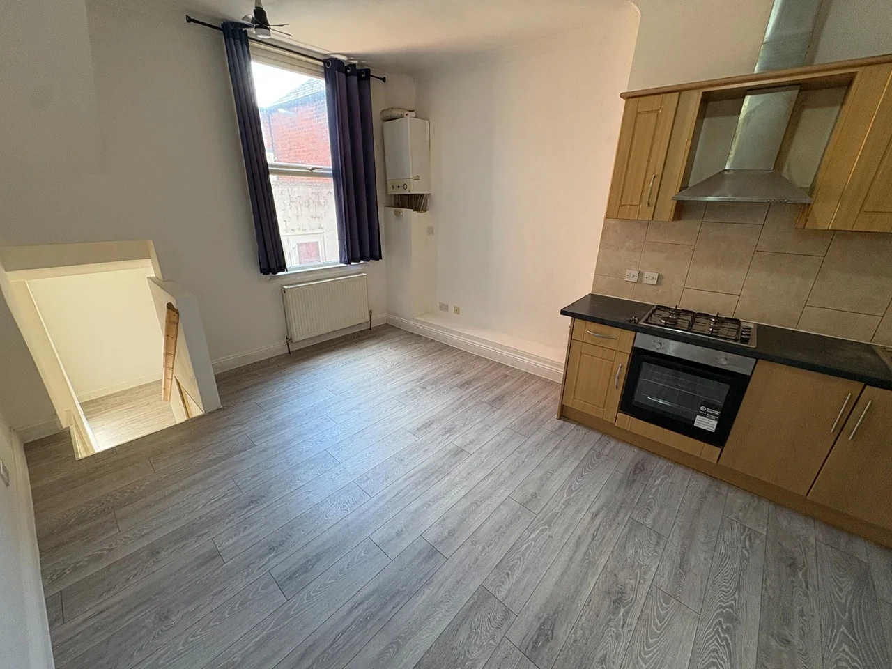 Flat Ebbsfleet Road in Greater London