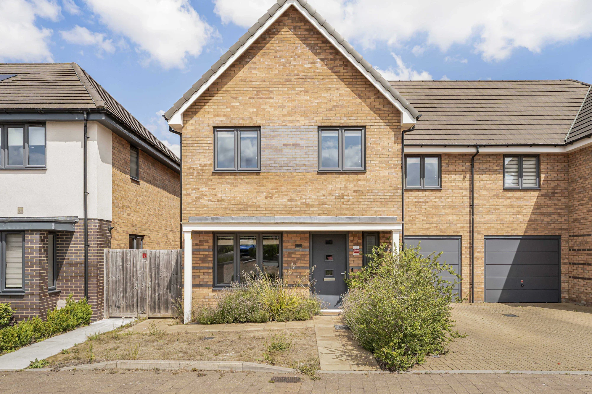 House Queens Avenue in Welwyn Hatfield