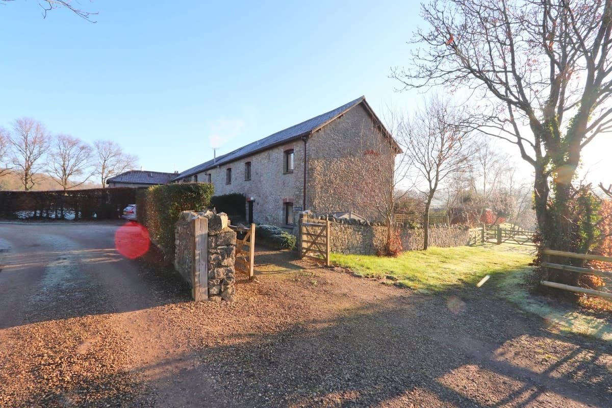 House Washingpool Hill Road in Tockington